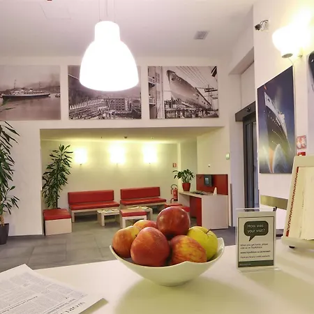 Western Porto Antico Otel